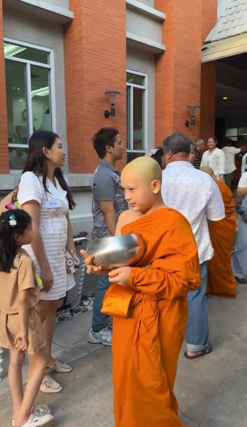 พลอย กลั่นความรู้สึกจากใจแม่