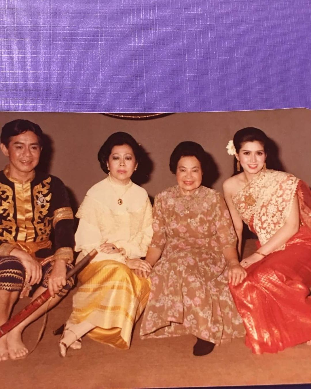 อาภัสรา หงสกุล