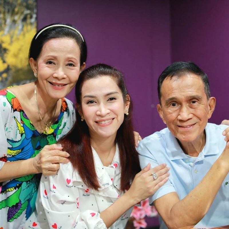 ต้อย เศรษฐา ศิระฉายา