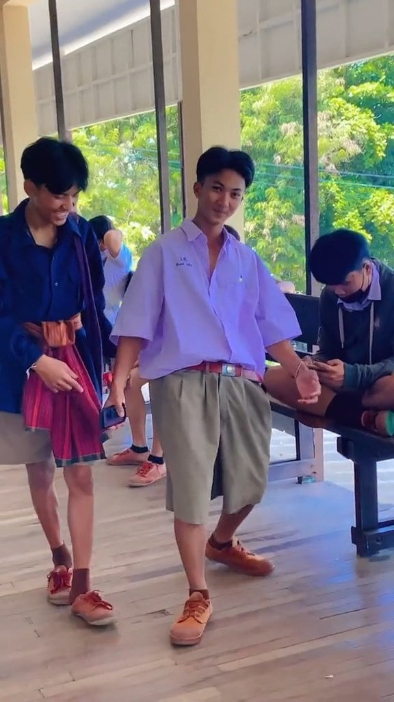 ชุดนักเรียน