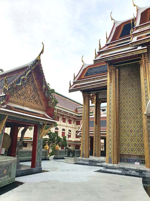 ไหว้พระ  