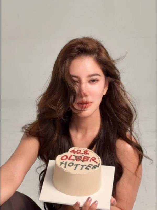 ก้อย รัชวิน ฉลองวันเกิด 42 ปี โนบราอวดความสตรอง 