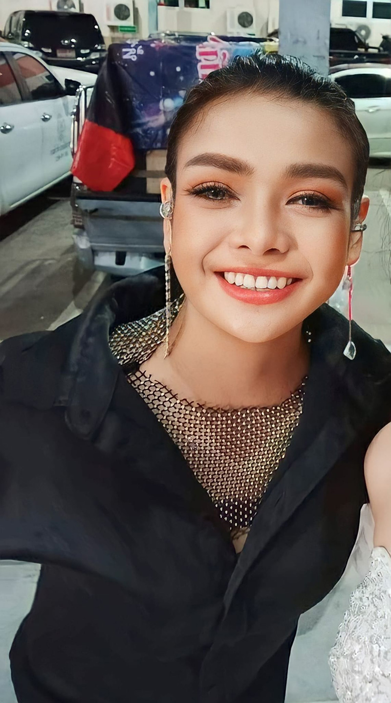 ยุ้ย ญาติเยอะ