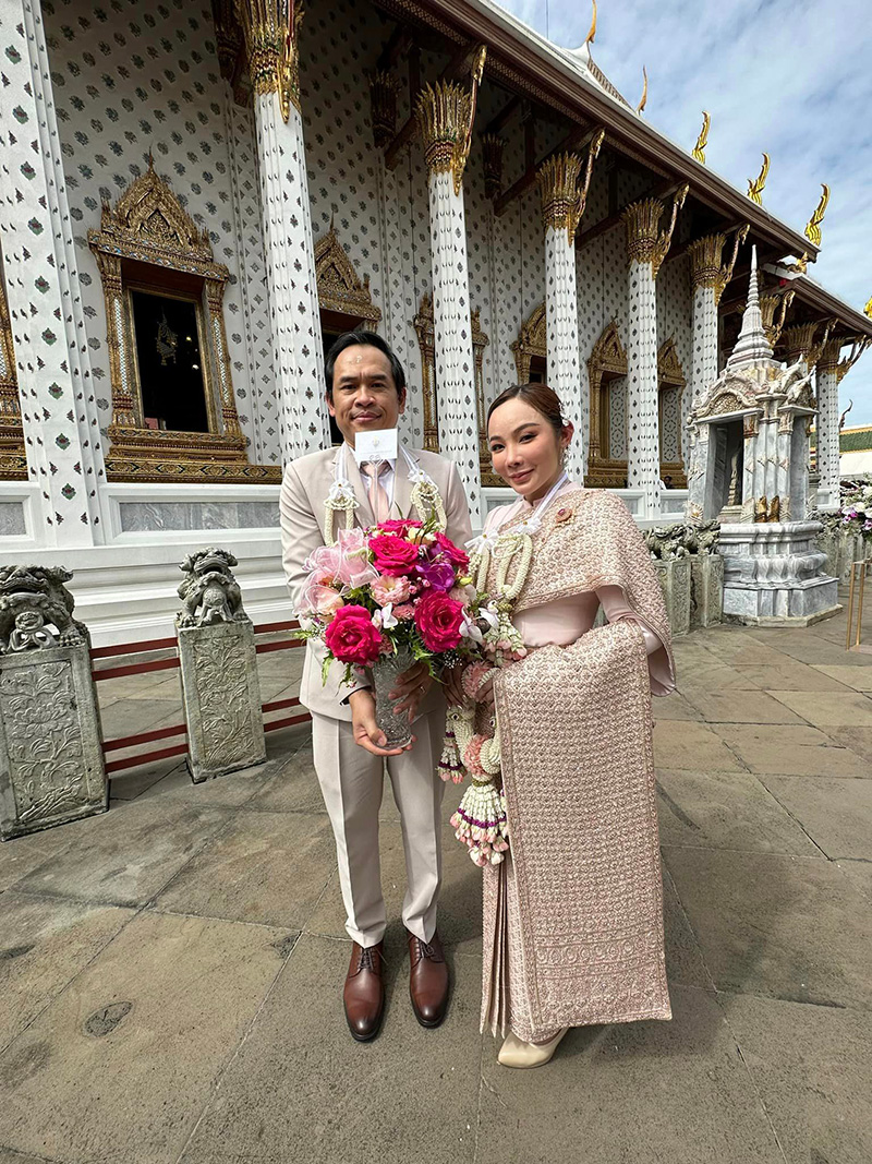 แจ็ค เดอะโกสต์ ควงแขน ตั๊กกี้ เข้าพิธีแต่งงาน บ่าวสาวสวมชุดไทยสวยหล่อ 