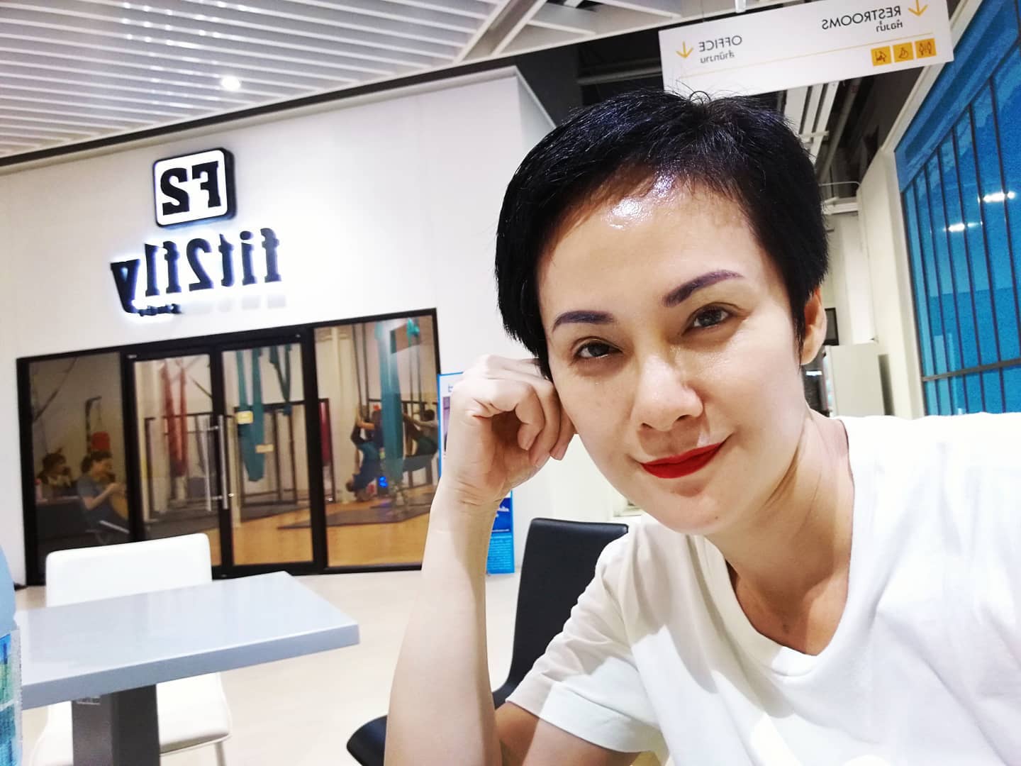 แก้ว กวินนา