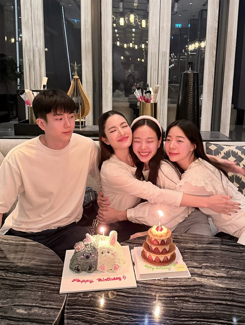 แอฟ นนกุล