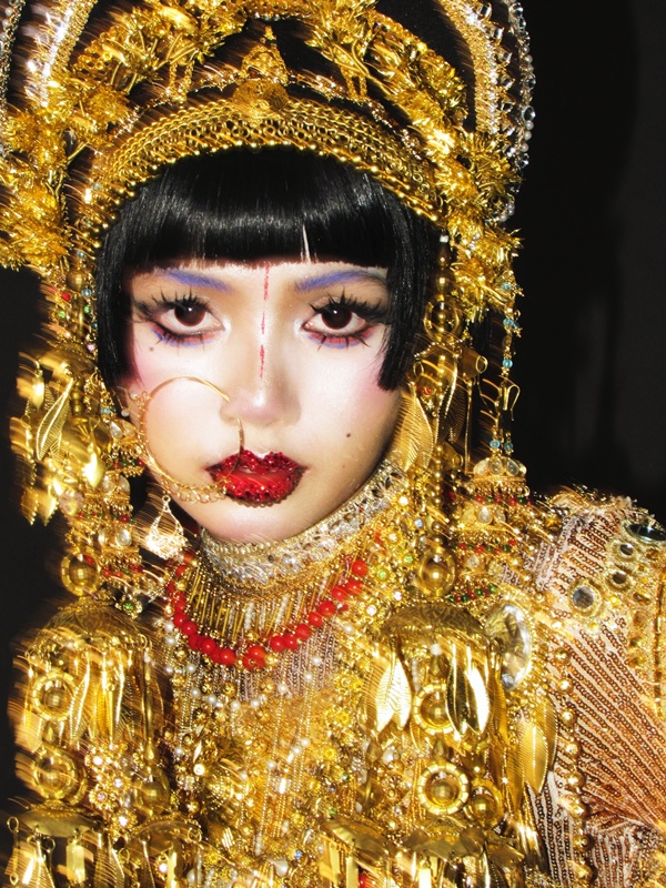 ลิซ่า แต่งเป็น Jibaro ไซเรนสาวรับฮาโลวีน