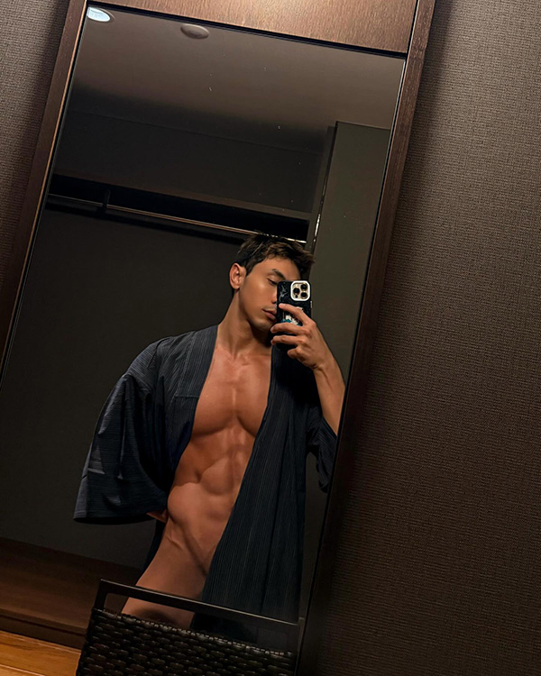 นัททิว สลัดผ้าอวดกล้ามแน่น