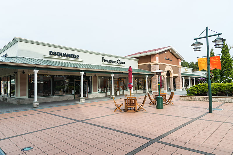 ลักชัวรี่พรีเมี่ยมเอาท์เล็ต