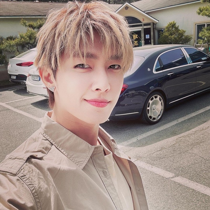 Aaron Yan เหยียนหย่าหลุน