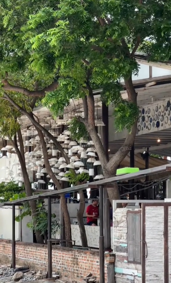 เสิร์ฟอาหาร