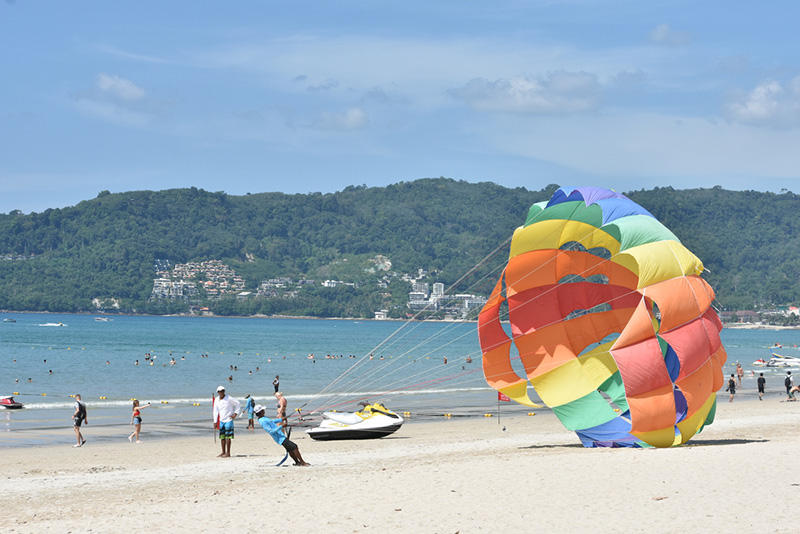 ที่เที่ยวสงกรานต์ 2568 หาดป่าตอง จังหวัดภูเก็ต