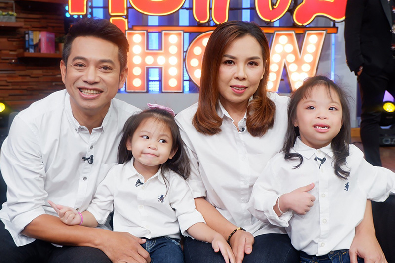  ศรีหลอด เชิญยิ้ม 