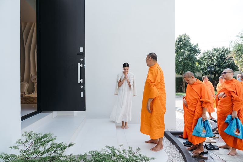 นิวเคลียร์ หรรษา ควง บ๊อบบี้ จับมือ น้องไทก้า ร่วมพิธีขึ้นบ้านใหม่