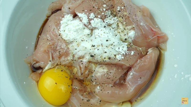 ไก่ทอดเกล็ดขนมปัง