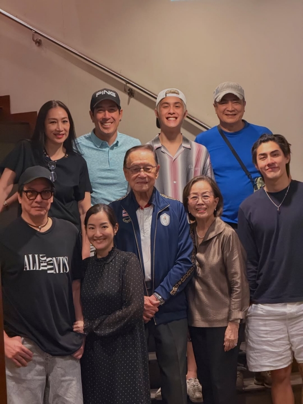 ครอบครัว เจ วรรธนะสิน  