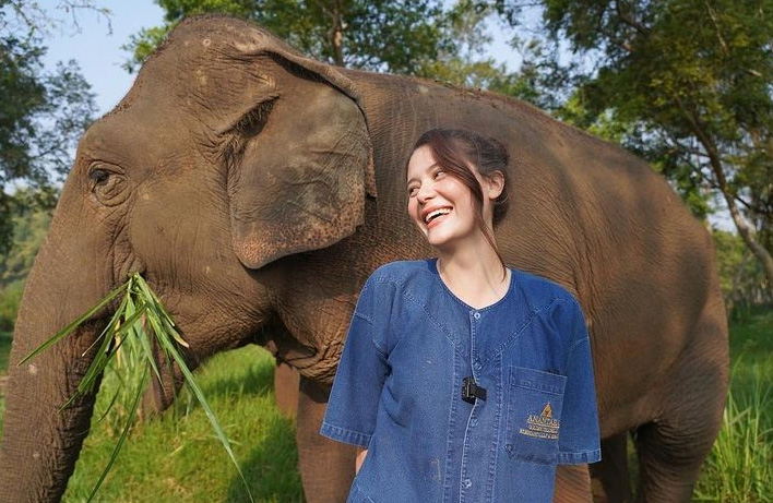 มารีญา พูลเลิศลาภ