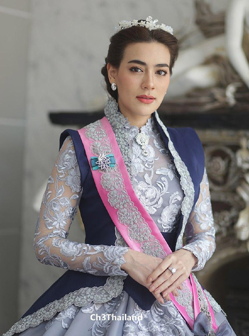 ดาราหญิง