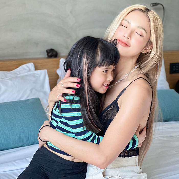 อุ้ม ลักขณา