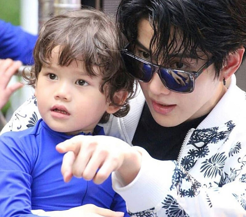 ไมค์ พิรัชต์ - ลูกชาย