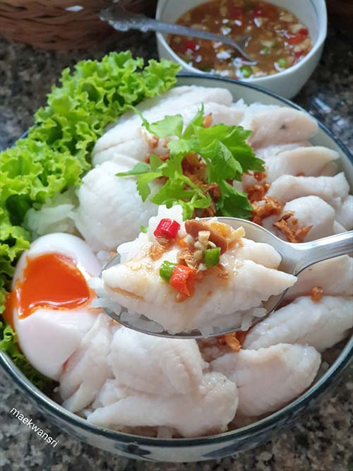 ข้าวต้มแห้งเนื้อปลาเก๋า  