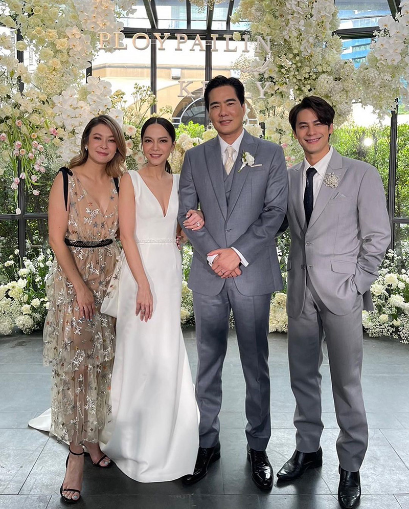 เคลลี่ ควง พลอยไพลิน เข้าพิธีแต่งงาน