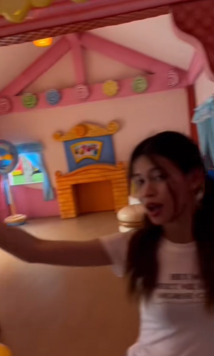 บ้านสีชมพู