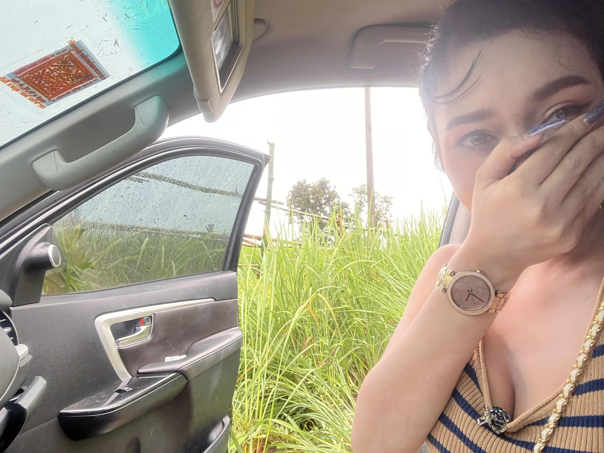 อ๋อมแอ๋ม เพชรบ้านแพง 