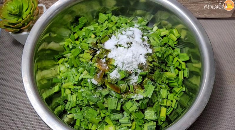 กุยช่ายทอด