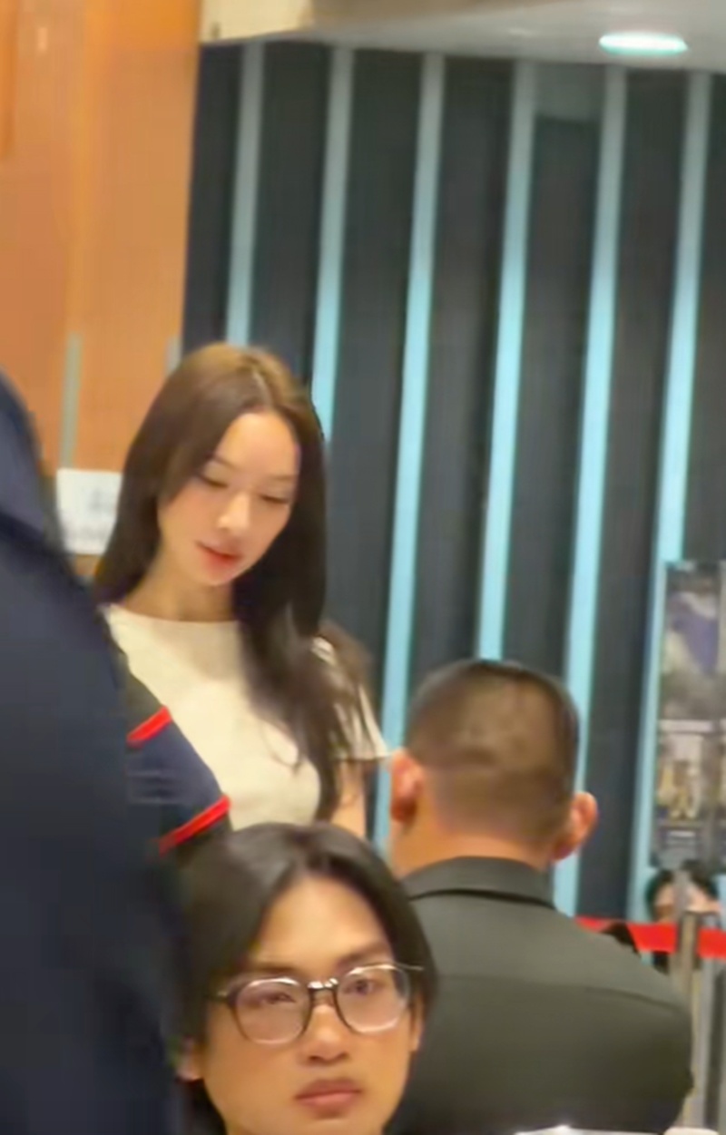 น้องเปเปอร์ นางฟ้าเกณฑ์ทหาร