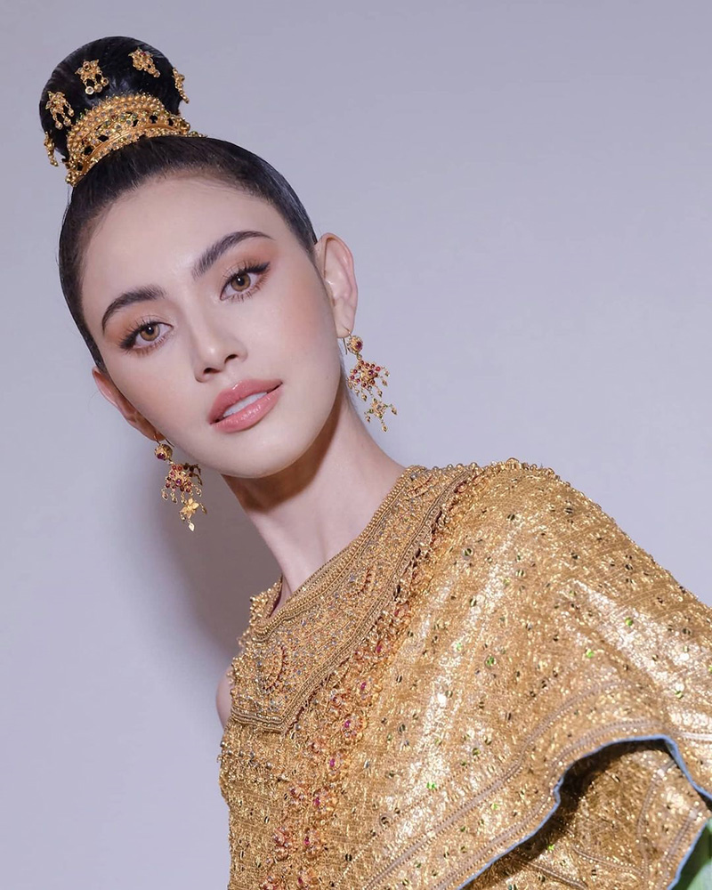 ใหม่ ดาวิกา 