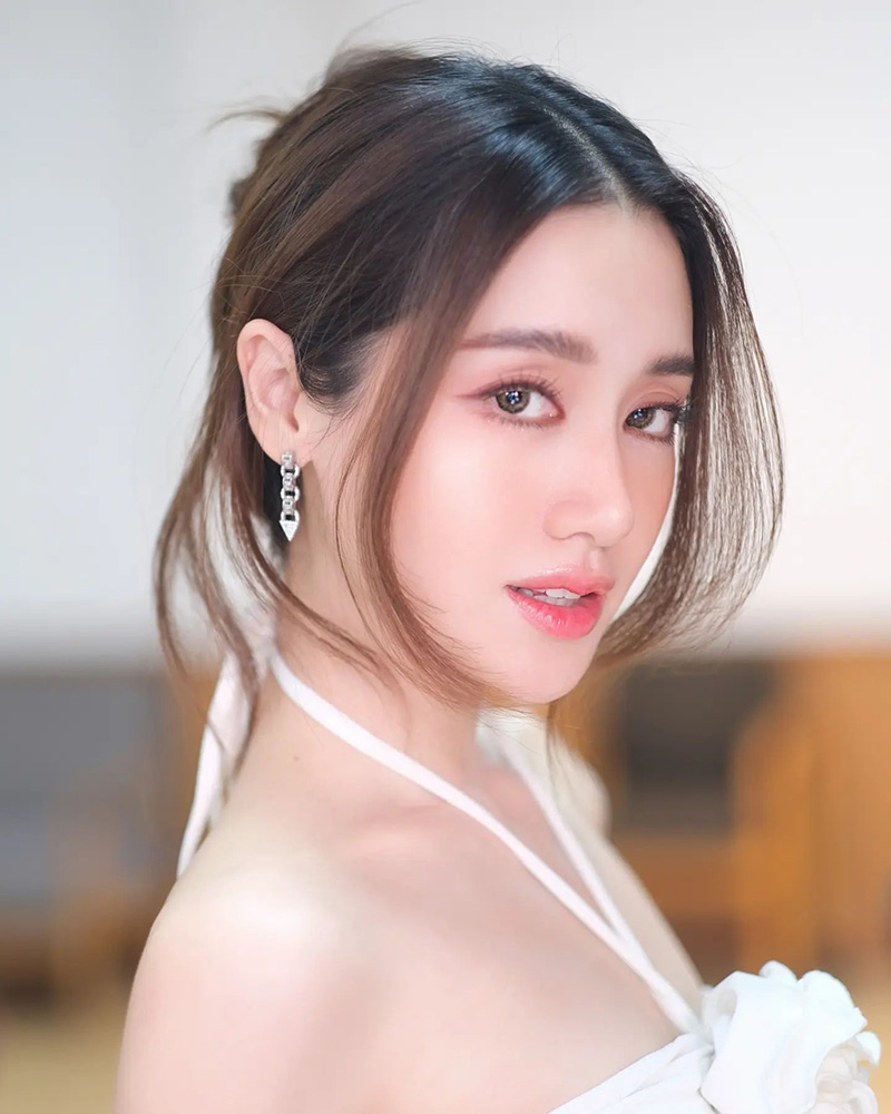 เปิดสาเหตุดราม่าครอบครัว พิม พิมประภา ปมแม่โพสต์เดือด ชี้ชีวิตสุดต่าง เที่ยวไร้เงาแม่ 