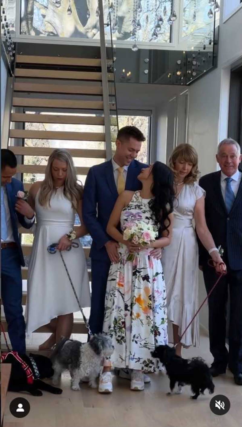 วาววา ณิชชา, เฮนรี่ เรน