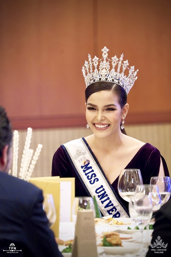 ฟ้าใส ปวีณสุดา