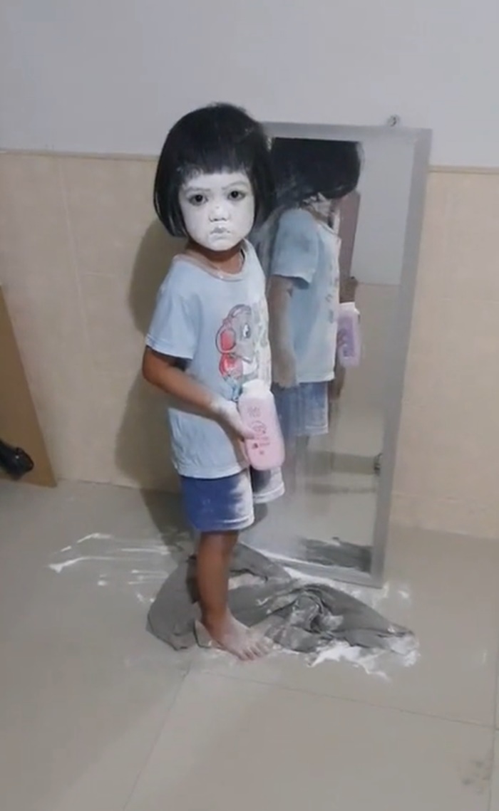 แป้งเต็มหน้า