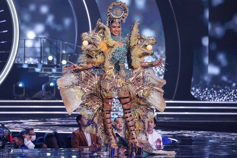 ชุดประจําชาติ miss universe 2021