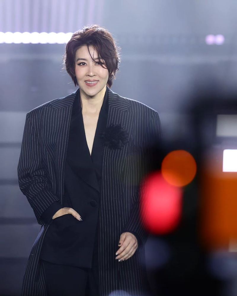 เชียร์ ฑิฆัมพร