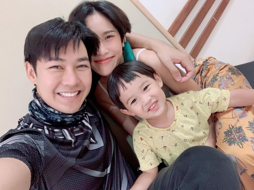 แอมป์ พีรวัศ 