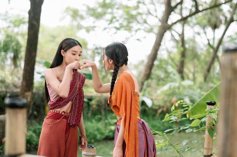 ละคร พรหมลิขิต