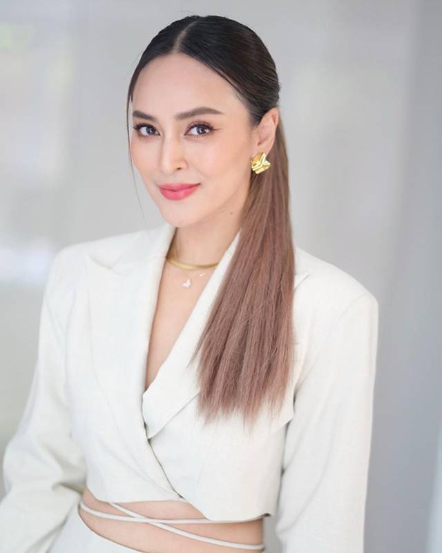 นานา ไรบีนา ถูกฟ้องฉ้อโกง