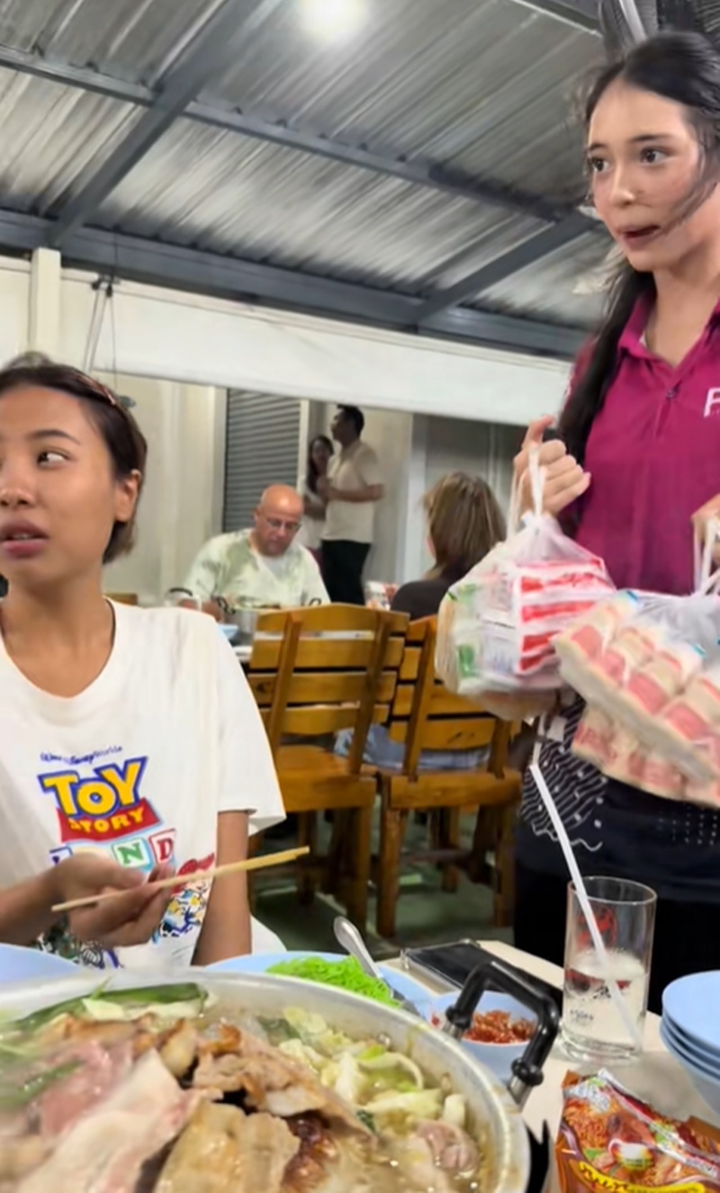 แม่ค้าสวย