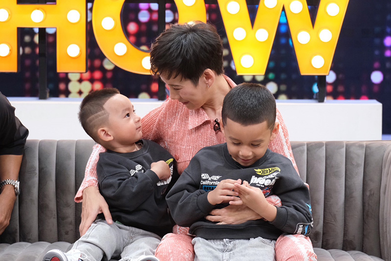 เวฟ บุ้ง ใบหยก เมินคนมองเว่อร์เรื่องเลี้ยงลูก