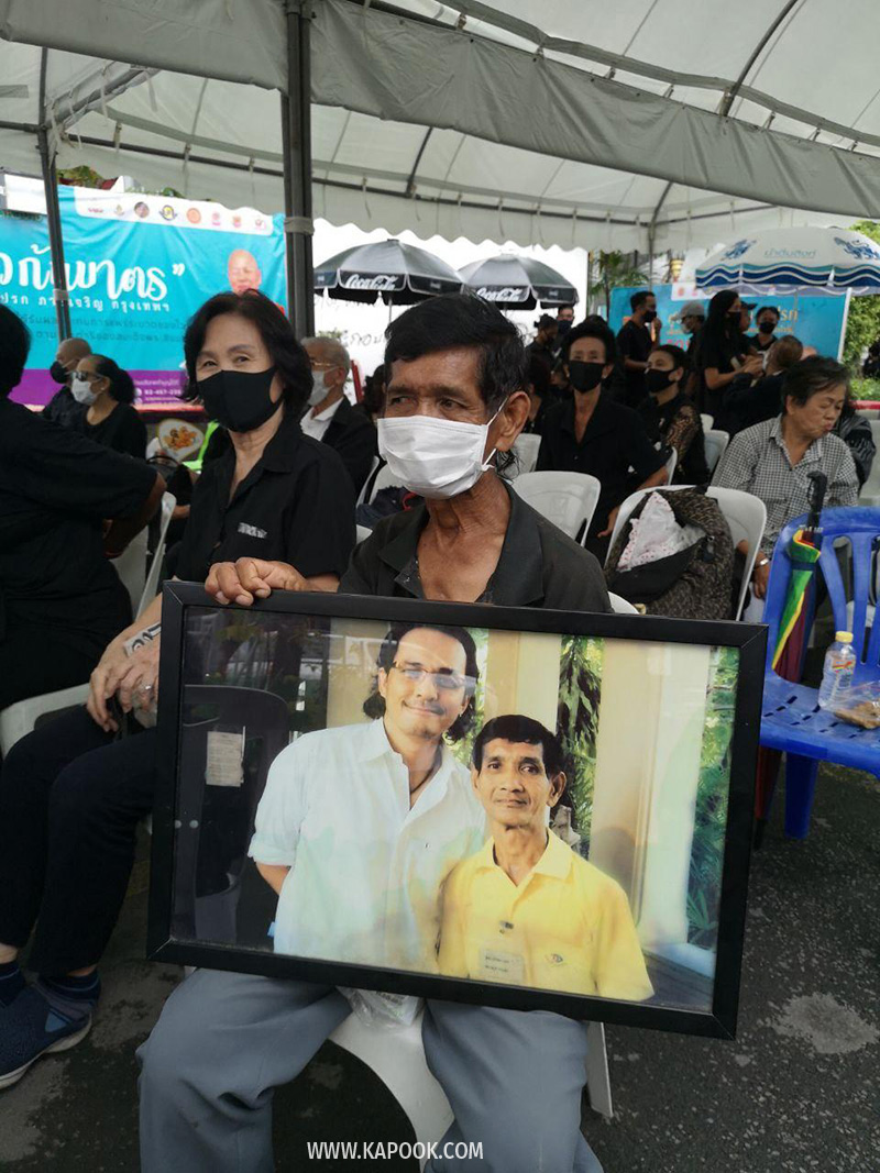 บรรยากาศงานพระราชทานเพลิงศพ ตั้ว ศรัณยู