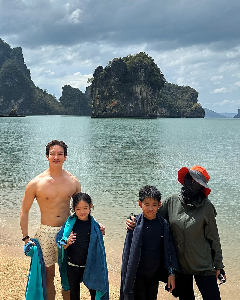 หมอโอ๊ค โอปอล์ ยกครอบครัวเที่ยวเกาะ