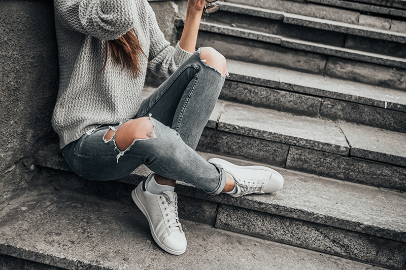 รองเท้าผ้าใบสีขาวผู้หญิง 2023