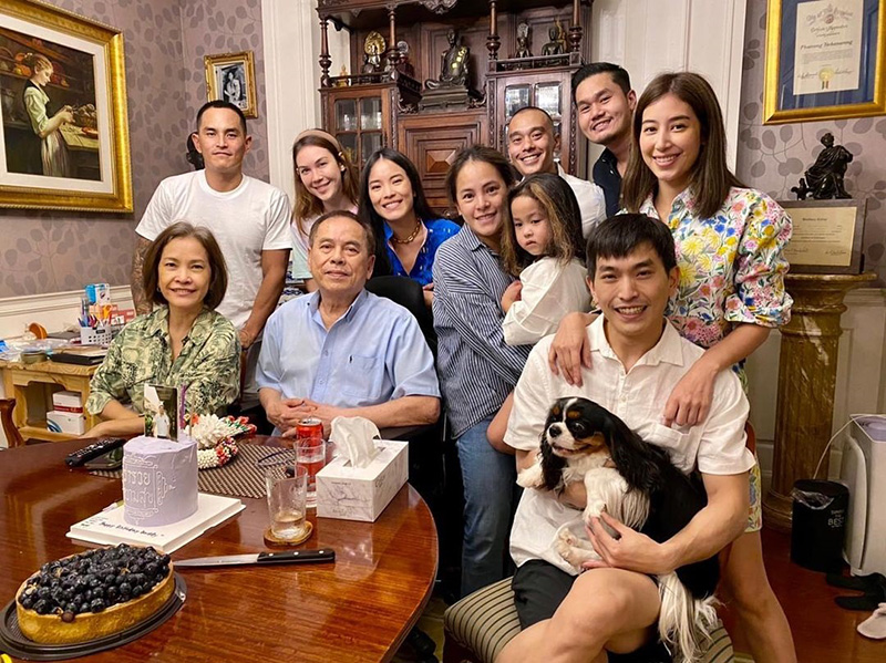 ย้อนรอยเส้นทางรัก แมท ภีรนีย์ สงกรานต์ เตชะณรงค์ 