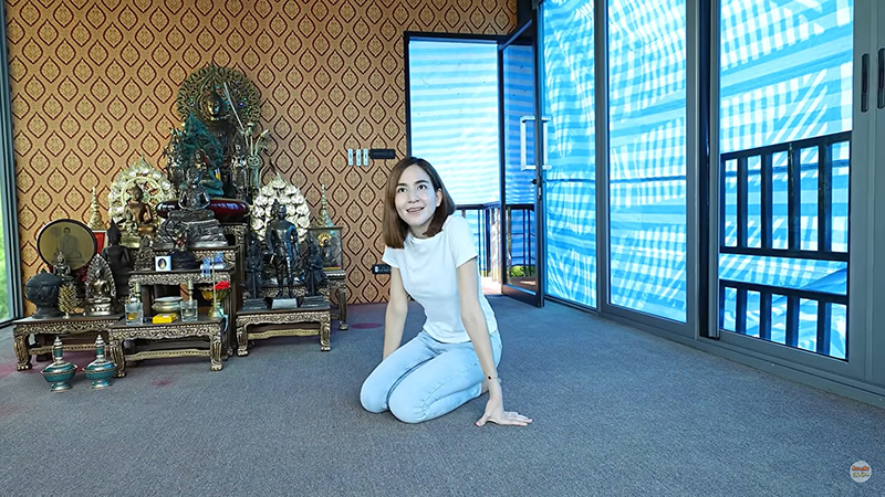 พลอย ชิดจันทร์ บ้านดารา