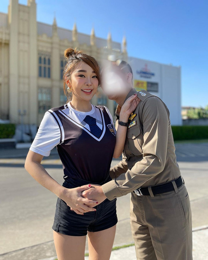 หญิงแย้