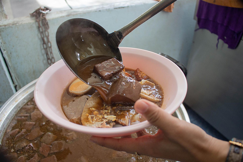 ร้านอาหารกรุงเทพให้นั่งกินในร้าน
