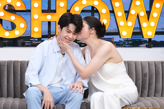 แอนนี่ บรู๊ค ควง น้องฑีฆายุ